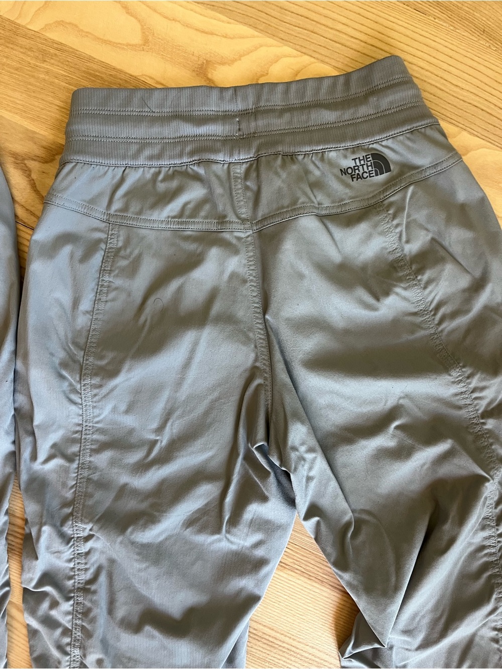 The North Face Aphrodite 2.0 Gray Pants and Capris - Picture 10 of 10